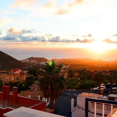 Superlative With Spectacular Ocean Views 아파트 *