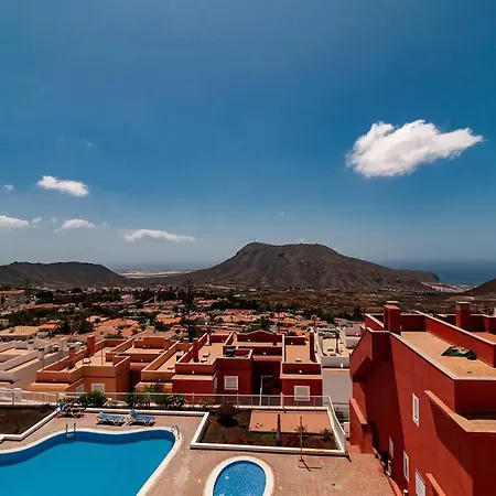 Superlative With Spectacular Ocean Views Apartment