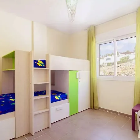 Superlative With Spectacular Ocean Views *